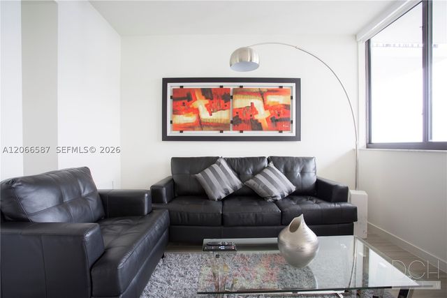999 SW 1st Ave 2915, Miami, FL 33130