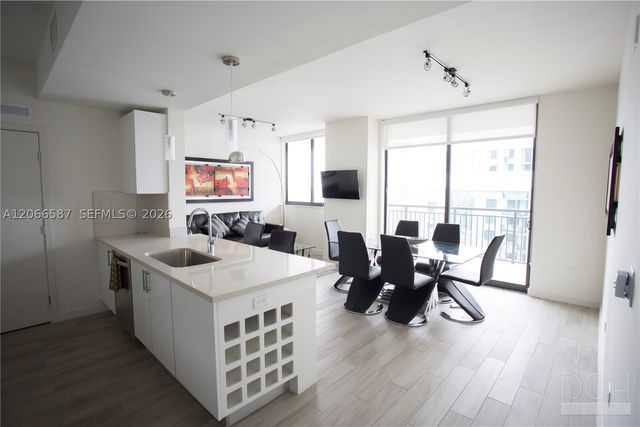 999 SW 1st Ave 2915, Miami, FL 33130