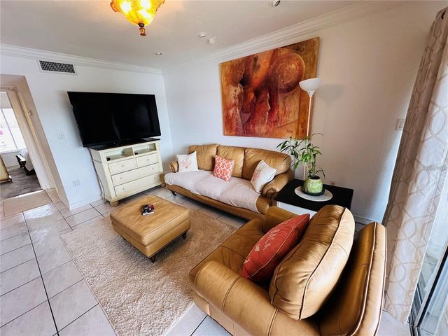 614 ORANGE DRIVE 200, Altamonte Springs, FL 32701