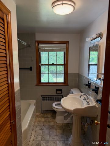 25 Ludlow Manor, Norwalk, CT 06855