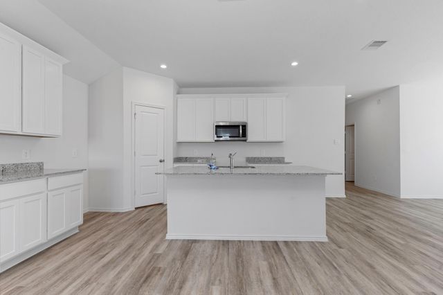 1018 Blue Stone Drive, Beasley, TX 77417