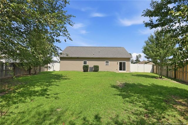 634 Collinwood Drive, Raeford, NC 28376