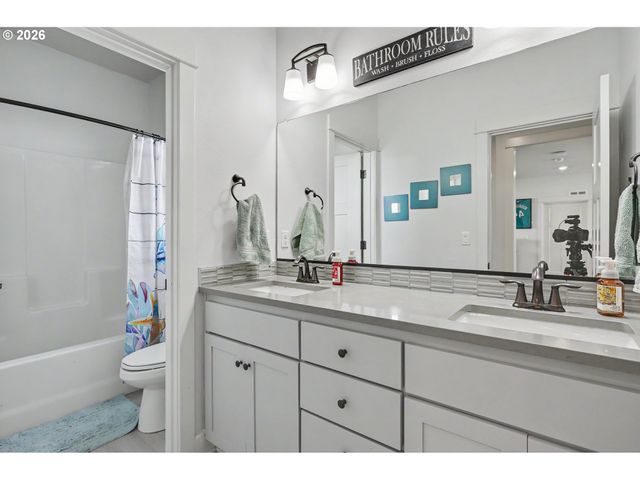 13803 Nw 55th Ave, Vancouver, WA 98685
