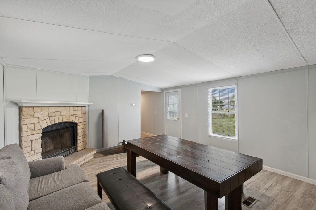 1946 County Road 2290, Quinlan, TX 75474