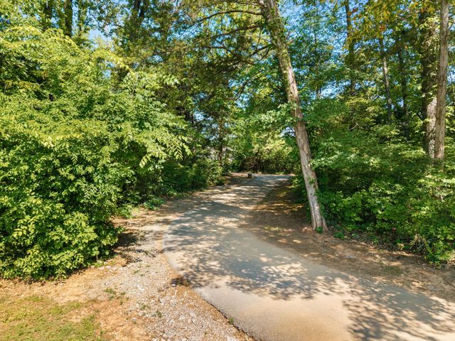 6633 Tulip Tree Dr, Murfreesboro, TN 37128