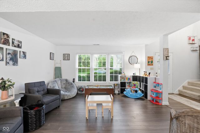 230 Wyndotte Drive, Carmel, IN 46032