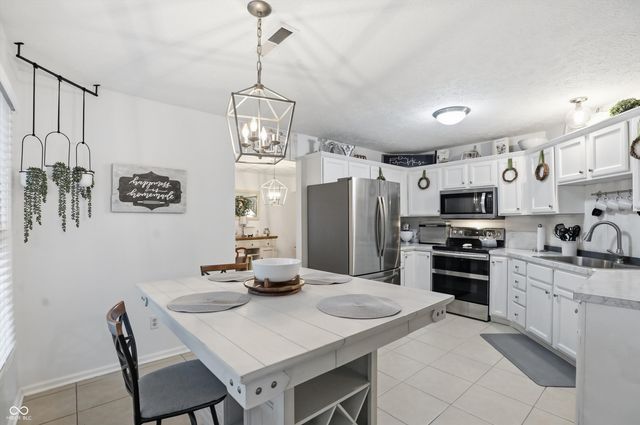 230 Wyndotte Drive, Carmel, IN 46032