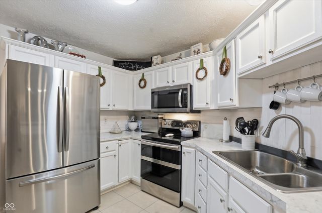230 Wyndotte Drive, Carmel, IN 46032