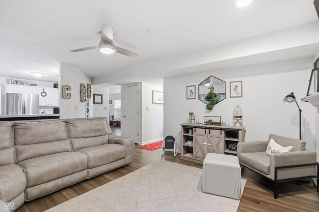 230 Wyndotte Drive, Carmel, IN 46032
