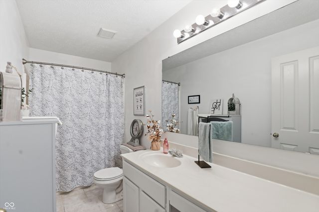 230 Wyndotte Drive, Carmel, IN 46032