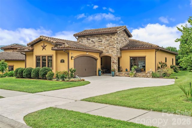 25 Ocaso Drive, Asheville, NC 28806