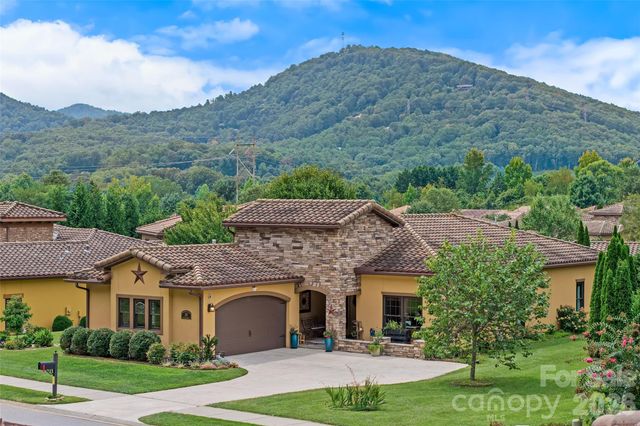 25 Ocaso Drive, Asheville, NC 28806