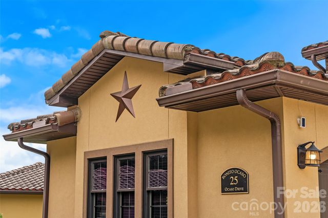 25 Ocaso Drive, Asheville, NC 28806