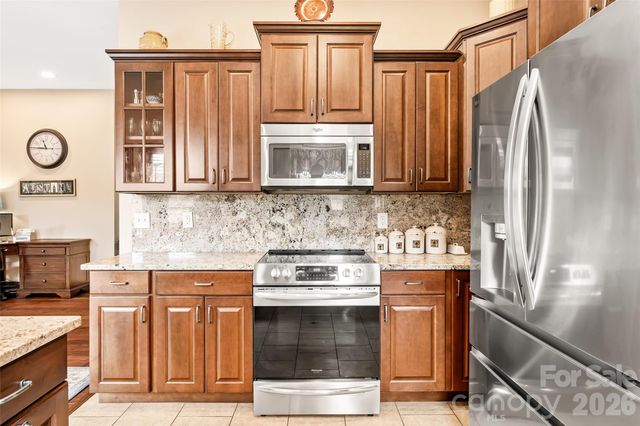 25 Ocaso Drive, Asheville, NC 28806