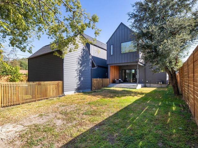 6620 Isabelle DR A, Austin, TX 78752