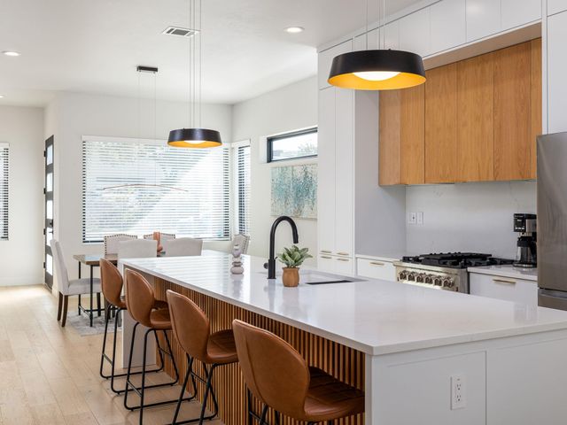 6620 Isabelle DR A, Austin, TX 78752