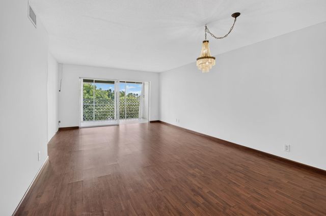 200 Waterway Drive S, Lantana, FL 33462