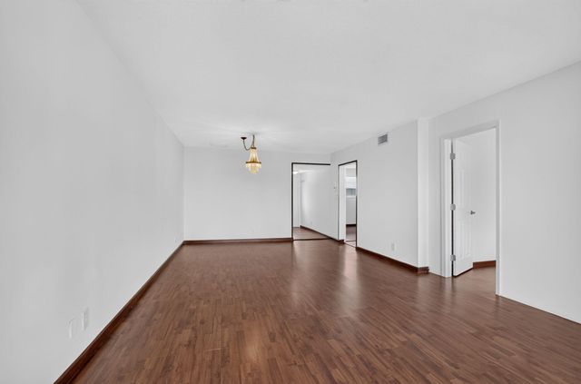 200 Waterway Drive S, Lantana, FL 33462