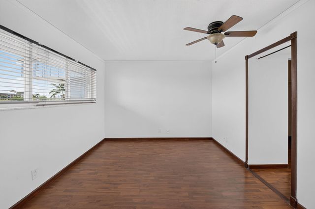 200 Waterway Drive S, Lantana, FL 33462