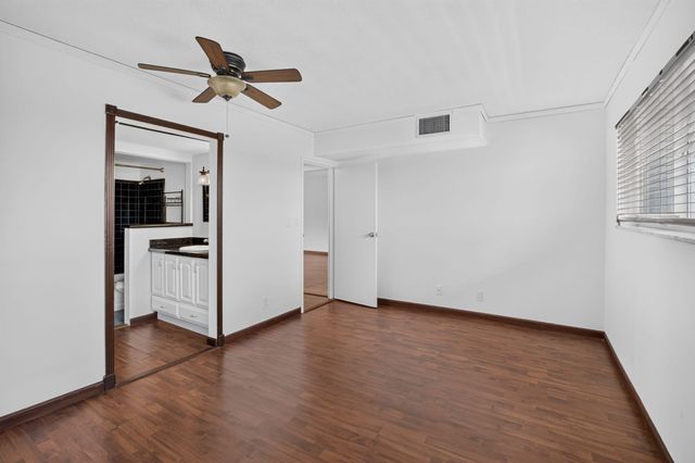 200 Waterway Drive S, Lantana, FL 33462