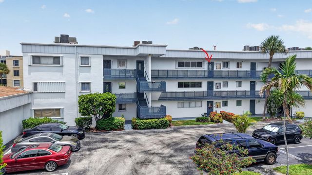200 Waterway Drive S, Lantana, FL 33462