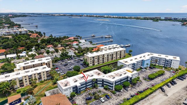 200 Waterway Drive S, Lantana, FL 33462