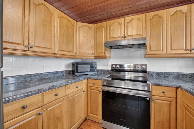 200 Waterway Drive S, Lantana, FL 33462