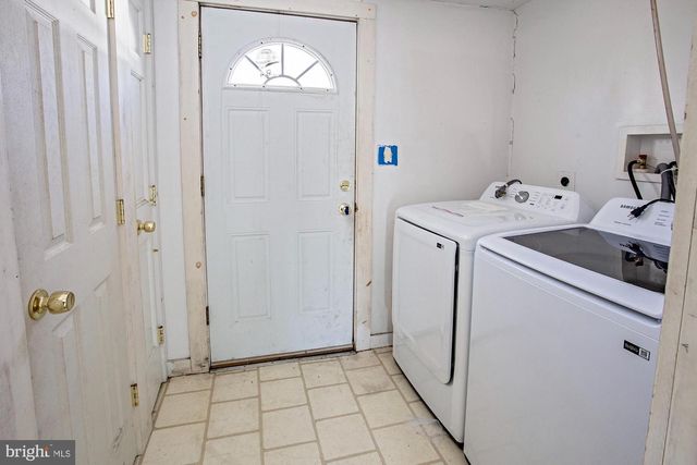 130 E MAIN ST, Alloway, NJ 08001