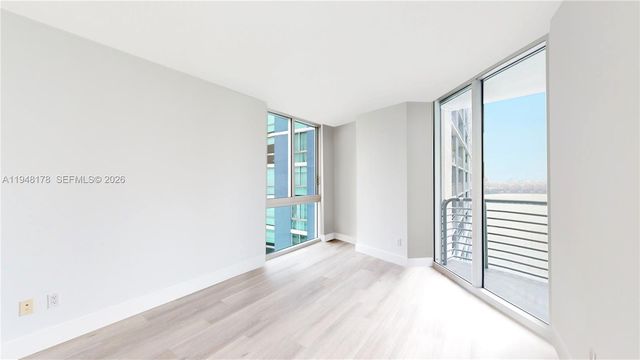 325 S Biscayne Blvd 2226, Miami, FL 33131