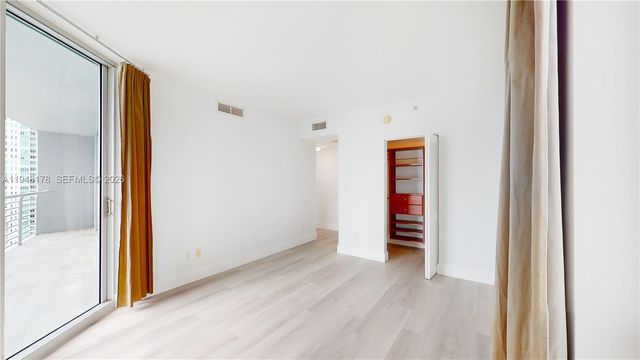 325 S Biscayne Blvd 2226, Miami, FL 33131