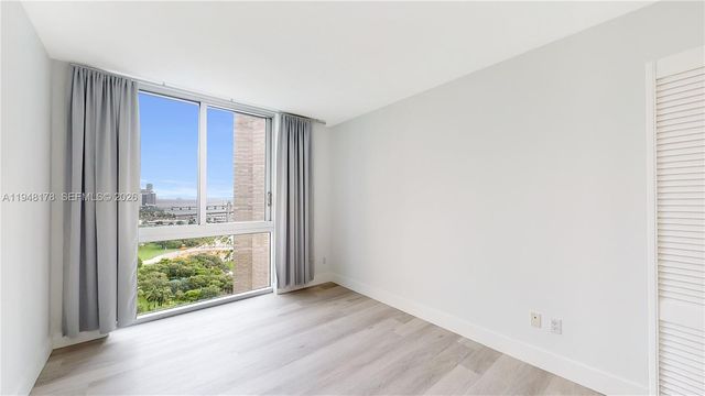 325 S Biscayne Blvd 2226, Miami, FL 33131