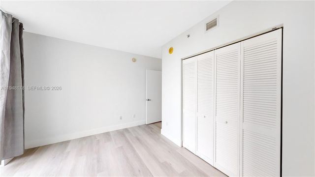 325 S Biscayne Blvd 2226, Miami, FL 33131