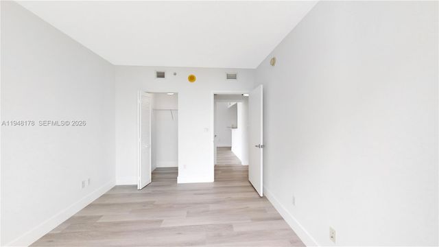 325 S Biscayne Blvd 2226, Miami, FL 33131