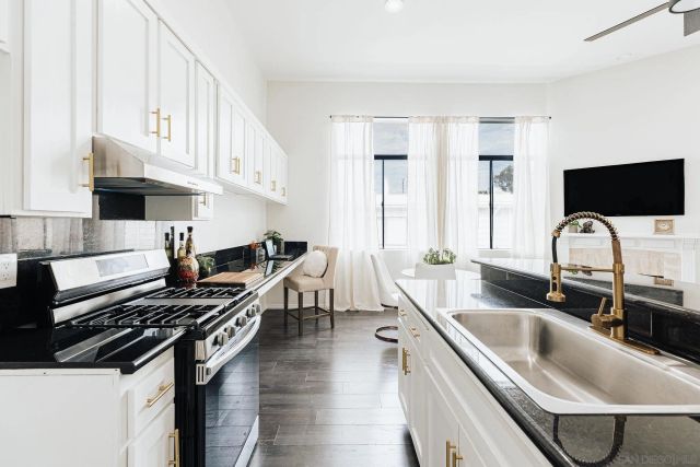 4652 Don Lorenzo Dr A, Los Angeles, CA 90008