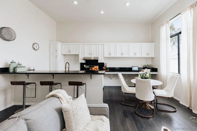 4652 Don Lorenzo Dr A, Los Angeles, CA 90008