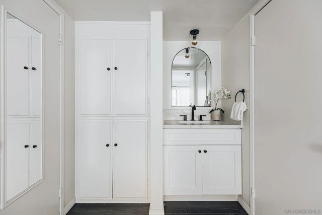 4652 Don Lorenzo Dr A, Los Angeles, CA 90008