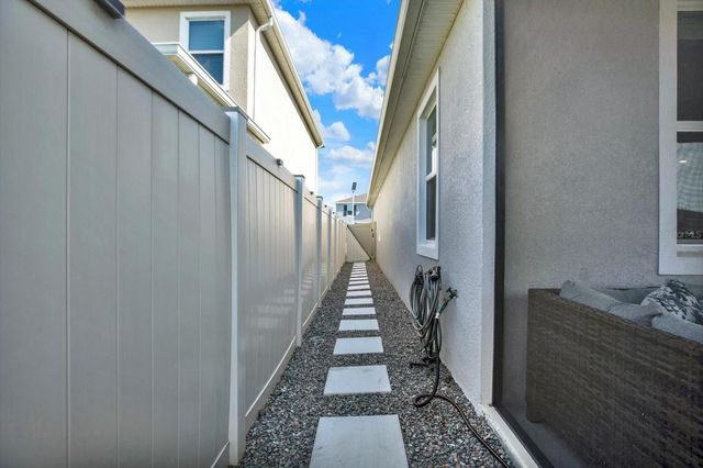 10186 SHORELINE VIEW WAY, Wesley Chapel, FL 33545