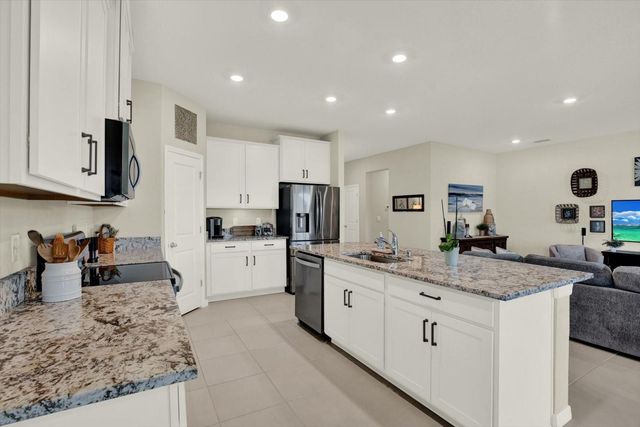 10186 SHORELINE VIEW WAY, Wesley Chapel, FL 33545