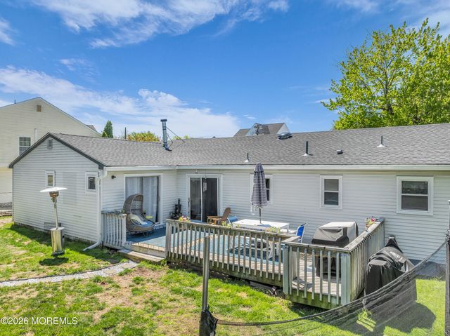 90 Kentucky Avenue, Middletown, NJ 07748