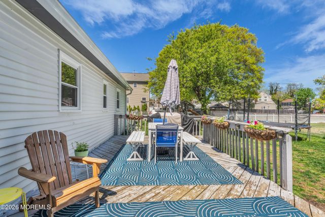 90 Kentucky Avenue, Middletown, NJ 07748
