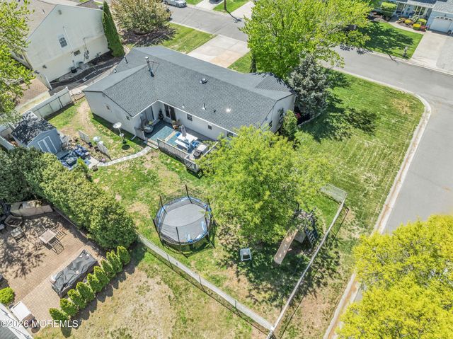 90 Kentucky Avenue, Middletown, NJ 07748