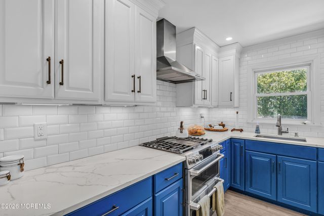 90 Kentucky Avenue, Middletown, NJ 07748
