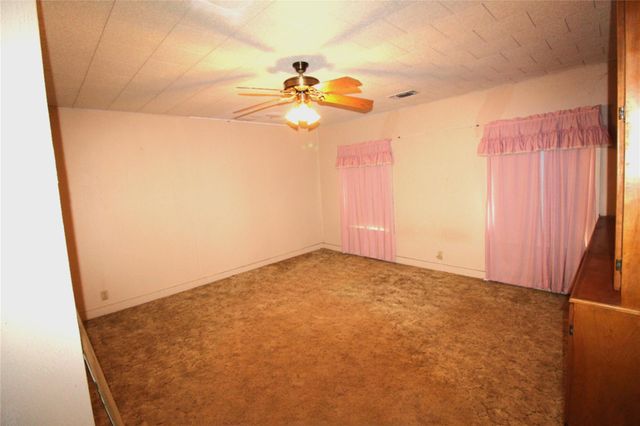 908 Paulus Street, Schulenburg, TX 78956