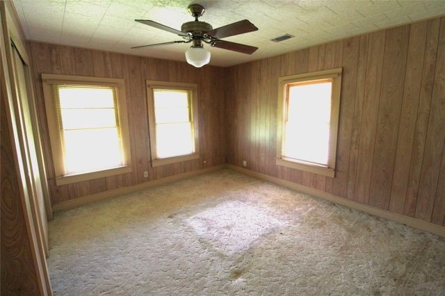908 Paulus Street, Schulenburg, TX 78956