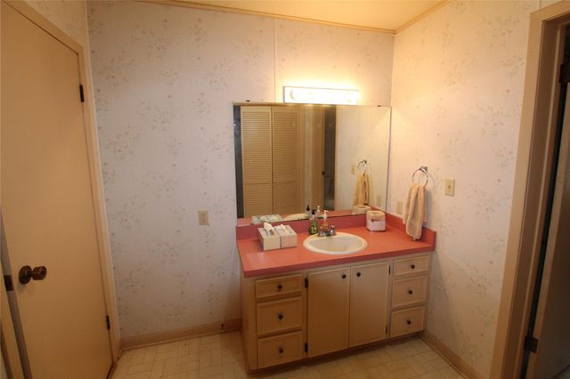 908 Paulus Street, Schulenburg, TX 78956
