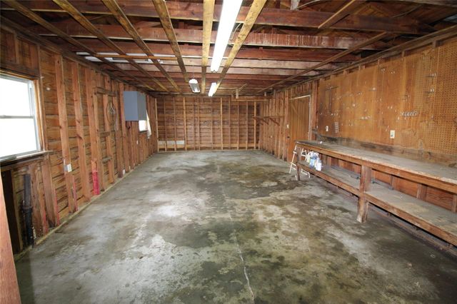 908 Paulus Street, Schulenburg, TX 78956