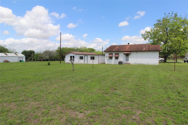 908 Paulus Street, Schulenburg, TX 78956