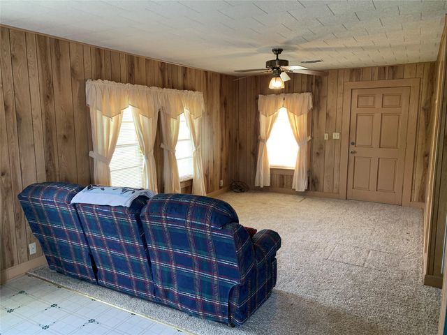 908 Paulus Street, Schulenburg, TX 78956