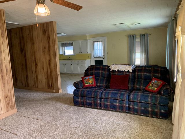 908 Paulus Street, Schulenburg, TX 78956