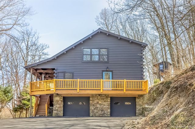 10 Deerpath Drive, New Paltz, NY 12561